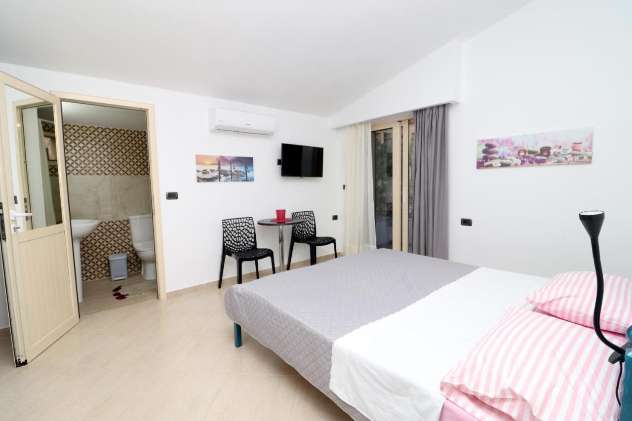 Ferienwohnung Ildora Qimon Himarë Exterior foto
